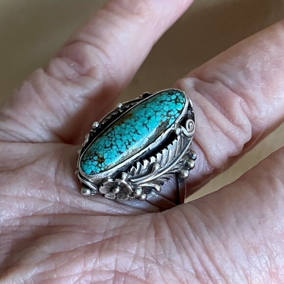 Exceptional Vintage Zuni Raymond Gasper Signed Turquoise Sterling Ornate Ring - Picture 8 of 10